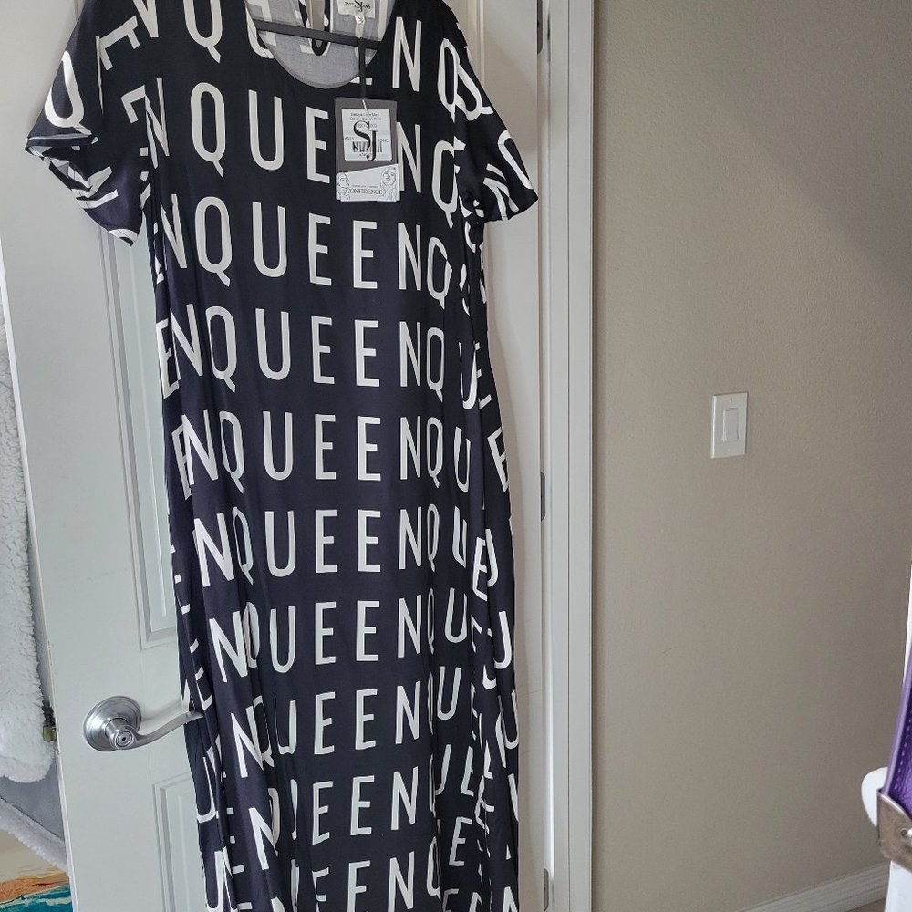 Sassy Jones Sekaya Dress - Queen Print size M, NWT